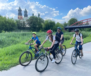 Poznań: Bike Tour of Top Highlights with a Local Guide