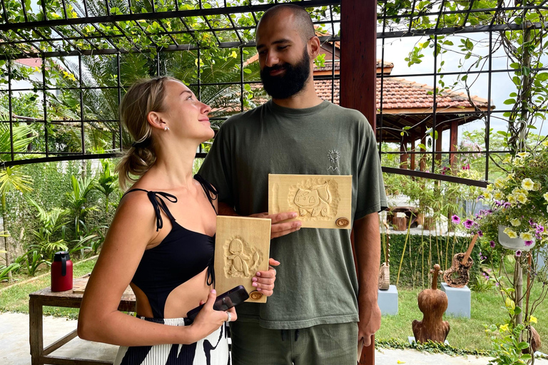 Hoi An: Clase de 3 horas de talla en madera con un artista local