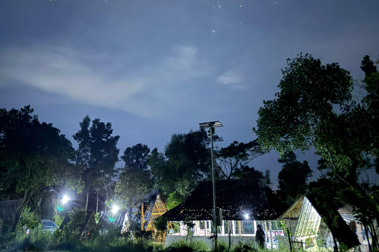 Yogyakarta: tour serale del vulcano Merapi per vedere la lavaYogyakarta: tour serale del vulcano Merapi con vista sulla lava