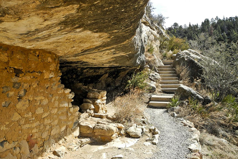 From Scottsdale: Walnut Canyon, Meteor Crater & Winslow Tour