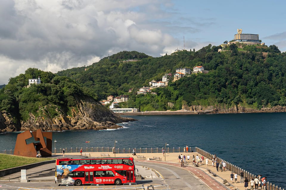 San Sebastian: Hop-On Hop-Off City Tour Bus