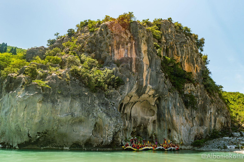 佩尔梅特：维霍萨河漂流之旅（从佩尔梅特或贝拉特市出发）佩尔梅特：从佩尔梅特出发的维约萨河漂流之旅