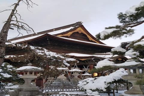 Nagano Private Day Trip, zenkoji temple with Guide&Pickup - 2026