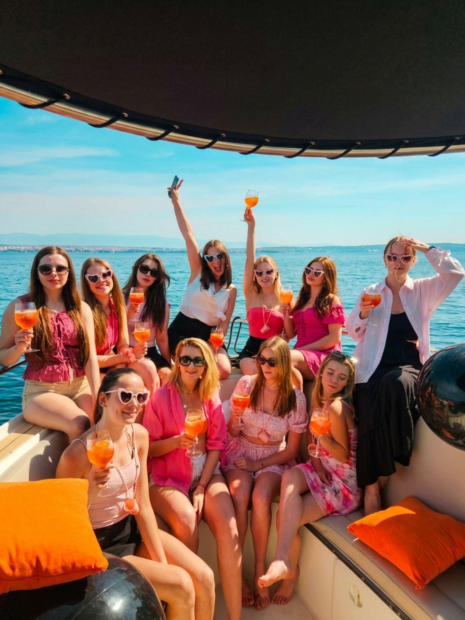 Zadar: Aperol Spritz & Insel-Vibes auf einem Luxus-Schnellboot