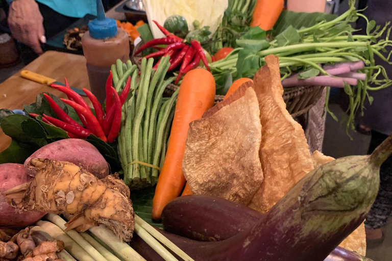 Tour gastronomico mattutino a Battambang