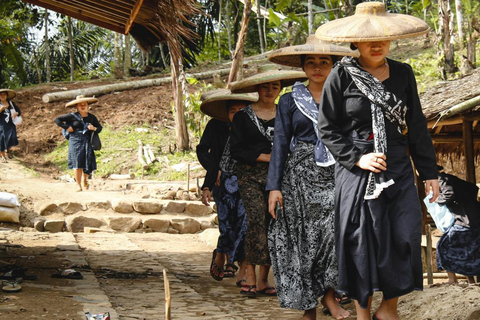 Jakarta: Baduy Tribe Day Trip with Traditional Lunch