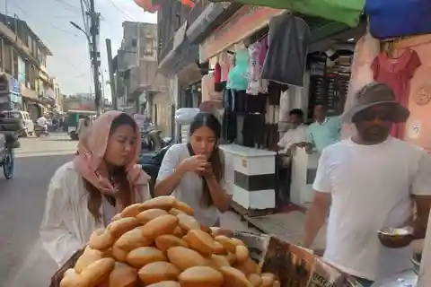 Agra: Tour gastronomico a piedi con il mercato delle spezie in Tuk-Tuk