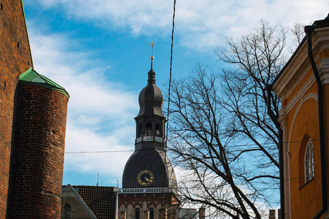 Riga: Old Town Walking Tour & 14-Beer Tasting