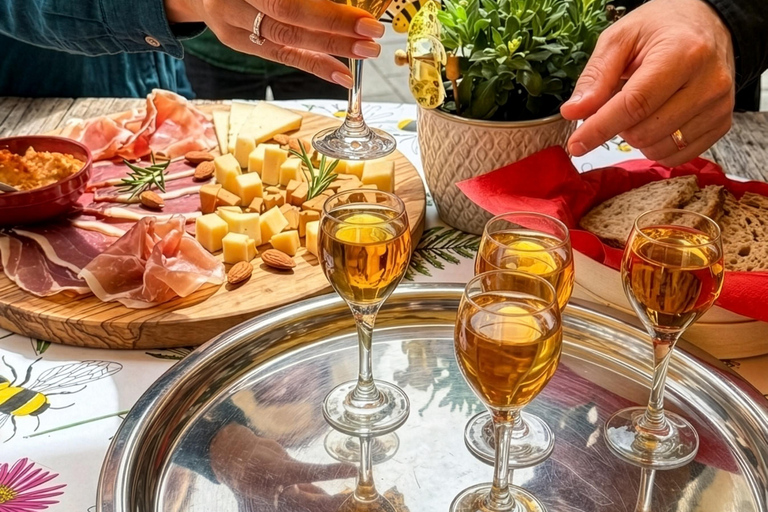 Munich: Bavarian Food Tour with a Local Guide Munich: Private Bavarian Food Tour with a Local Guide