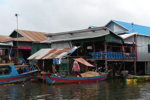 Siem Reap: Tonle Sap Lake & Floating Village Tour Tour in a Tuk Tuk