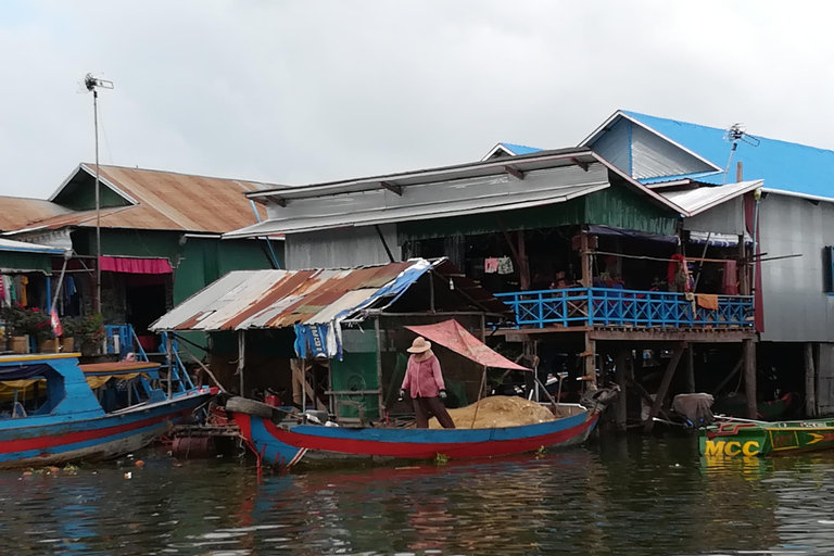 Siem Reap: Tonle Sap Lake & Floating Village Tour Tour in a Tuk Tuk