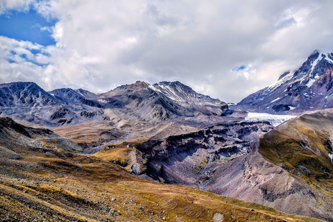 Caminhada de três dias em Kazbegi