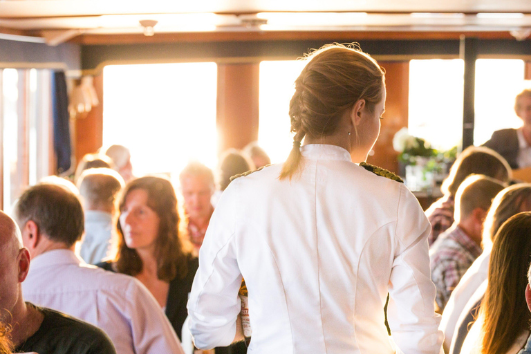 Stockholm: Archipelago Dinner Cruise with Buffet