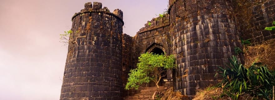 Visite guidée d'une demi-journée du fort de Sinhagad depuis Pune avec déjeuner