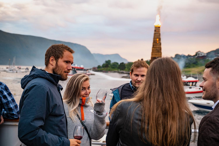 奥勒松：峡湾“Flyt-Bar”水上酒吧派对奥勒松：峡湾上的“Flyt-Bar”水上休闲派对