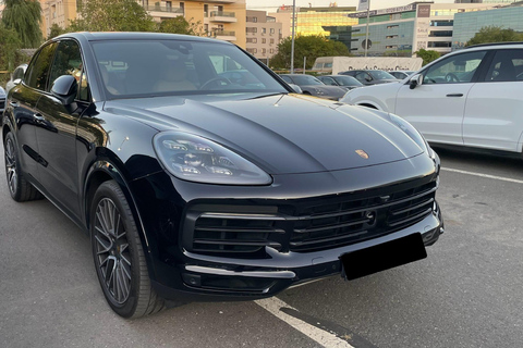 Bukarest: Lyxig flygplatstransfer i en Porsche Cayenne