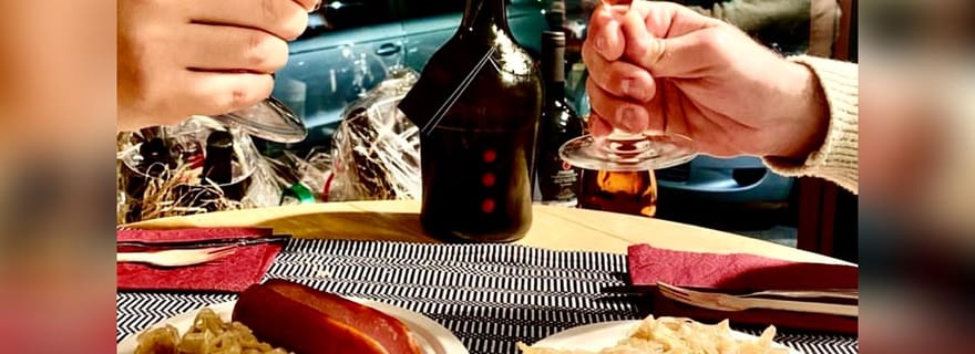 Dégustation de bière artisanale sarde dans la vieille ville de Cagliari