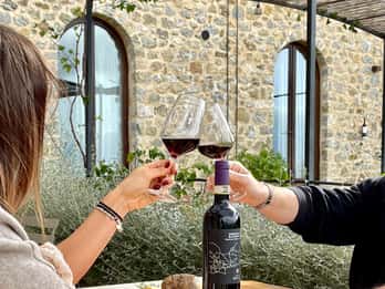 Cata de vinos en Toscana con acceso prioritario