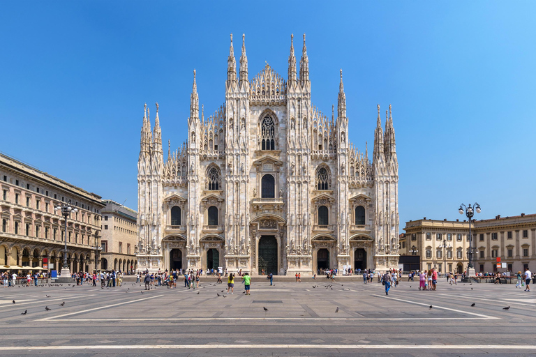 Milan Duomo Combo: Skip-the-Line Guided Tour & Rooftop Lift Spanish Speaking Option