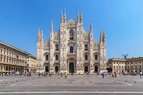 Duomo & Rooftop-tur med valgfri hop-on-hop-off-bus