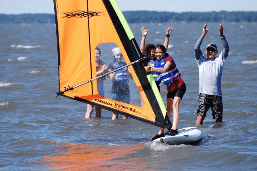 Dewey Beach: Windsurfing-Unterricht in der Rehoboth Bay. Foto: GetYourGuide Dewey Beach: Windsurfing-Unterricht in der Rehoboth Bay. Foto: GetYourGuide