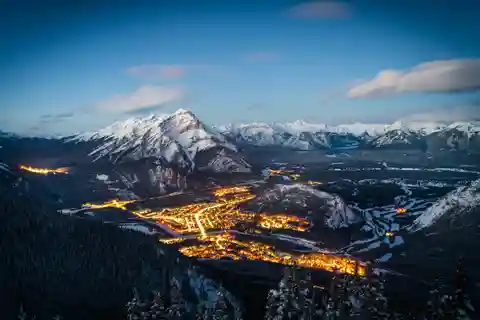 Banff: Journey to the Heart of the Canadian Rockies (2 Days)