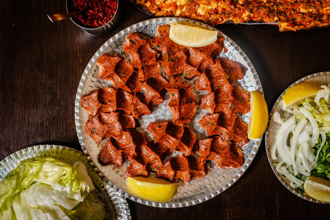 Istanbul: Bosphorus Bites Food Tour with 14+ Tastings