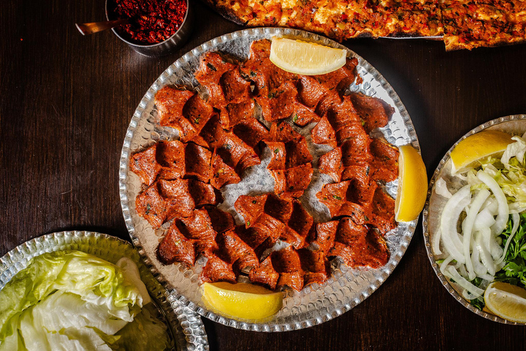 Istanbul: Bosphorus Bites Food Tour with 14+ Tastings