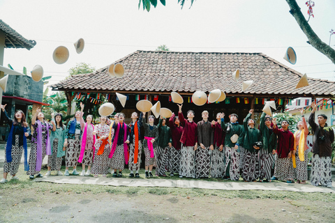 Yogyakarta: Village Tour with Ox Cart Ride and Lunch