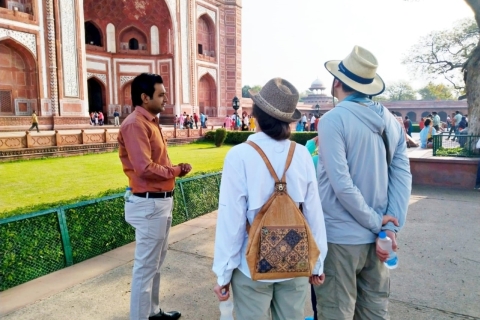 Desde Agra: Visita guiada sin colas al Taj Mahal con opcionesDesde Agra: Excursión con Coche AC, Conductor, Guía y Entradas