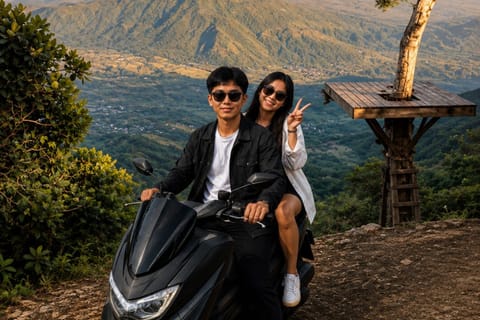 Explore Amed Bali by Scooter with Local Driver