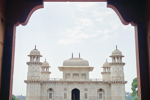 Agra: Sunrise Taj Mahal Tour with Skip-The-Line Entry Ticket Agra: Taj Mahal Express Entry Tour with Car, Tickets & Guide