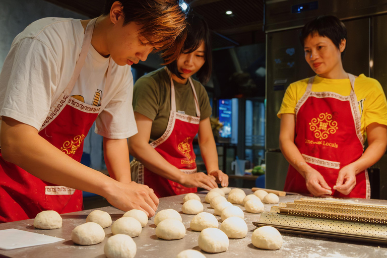 河内面包烘焙和咖啡冲泡课：法国传统Join-in: Hanoi Banh Mi Baking &amp; Coffee Brewing Class