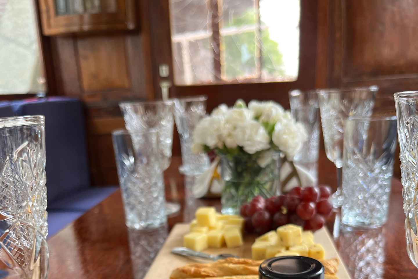 Amsterdam: Luxury Cheese & Wine Canal Cruise