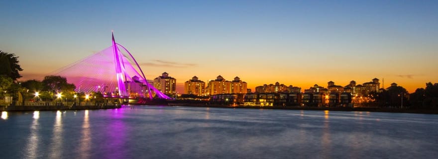 Kuala Lumpur : croisière au coucher du soleil à Putrajaya et exploration nocturne de KL