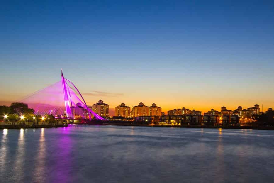 Kuala Lumpur: Sonnenuntergangsfahrt in Putrajaya & Erkundung der Nacht von KL. Foto: GetYourGuide