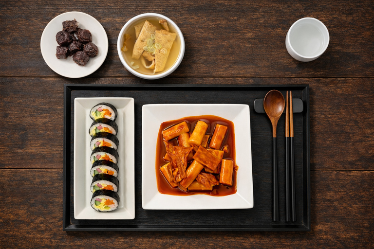 Busan: Market Tour & Hands-on Korean Cooking Class Gimbap & Tteokbokki