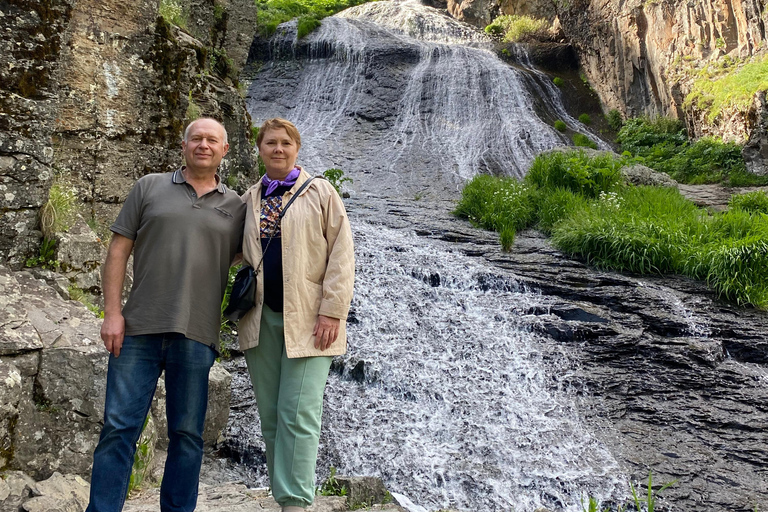 Yerevan: 2-Day Waterfalls and Nature Tour