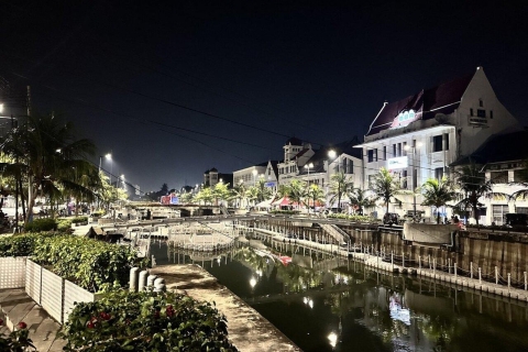 Jakarta Nacht-Tour: Geführte Sightseeing & Street Food TourJakarta Nacht-Tour: Sightseeing & lokales Essen probieren