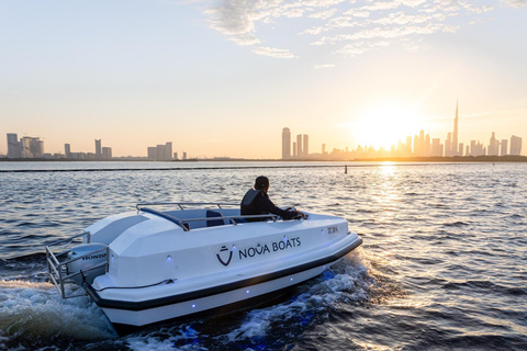 Dubai: Self-Drive Boat Tour in Creek Harbour - 5 Pax Dubai: Self-Drive Boat Experience in Creek Harbour - 5 Pax