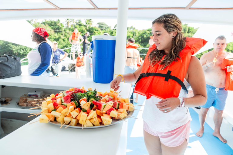 Catalina Snorkeling at The Wall & Altos de Chavón Tour