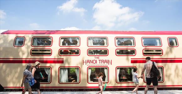 Hanoi: Railway Walking Tour with Train Street & Flower Train
