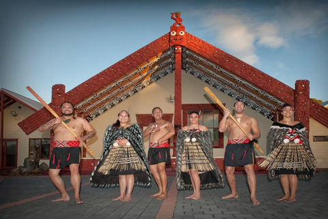 Auckland: Wai-O-Tapu, Polynesian Spa y haka maoríAuckland: Wai-O-Tapu, Polynesian Spa y Haka maorí