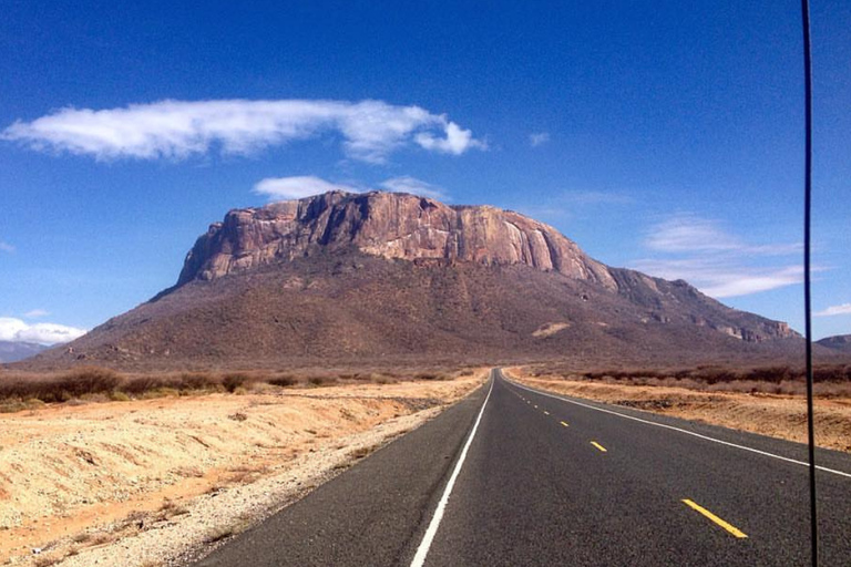 Nairobi: 4-Day Chalbi Desert & Lake Turkana Expedition