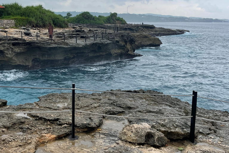 Explore Nusa Lembongan with Traditional Car & Local Guide