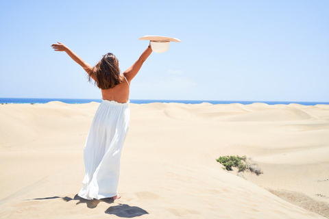 Gran Canaria: Private Playa del Inglés Holiday Photoshoot Standard: 20 photos | 30 mins