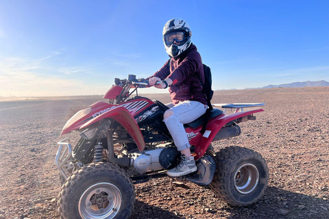 Marrakech: quad-ervaring in het palmenbos en jbilatQuad-ervaring in de palmentuin van Marrakech