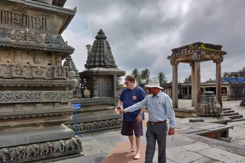 Belur e Halebid: Tour privato guidato da Bangalore