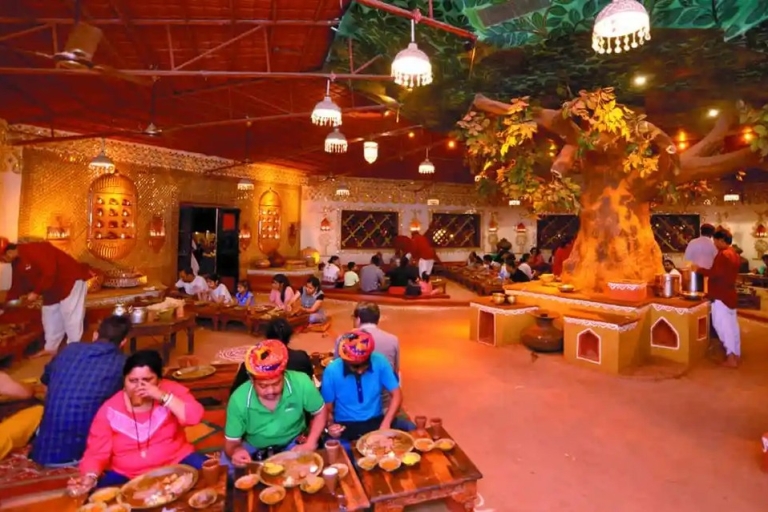 Visita nocturna de la ciudad de Jaipur y cena en Chokhi Dhani