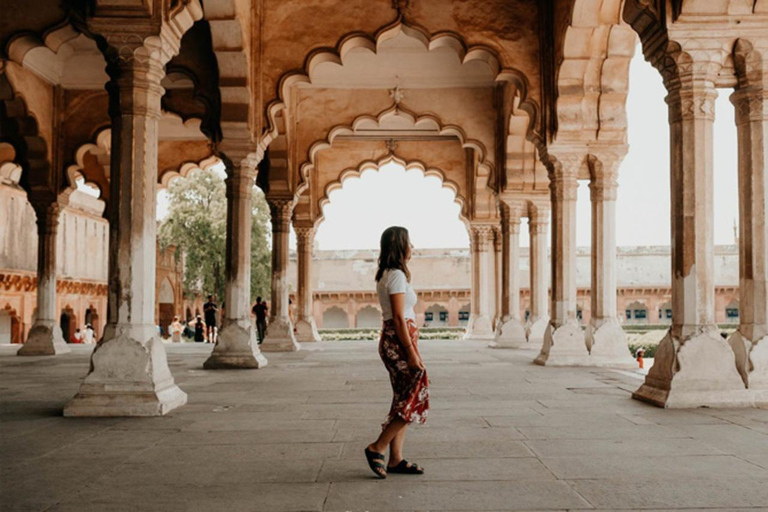 从孟买出发：当天往返泰姬陵、阿格拉一日游（含往返机票）从德里或阿格拉：机场接机及泰姬陵游览